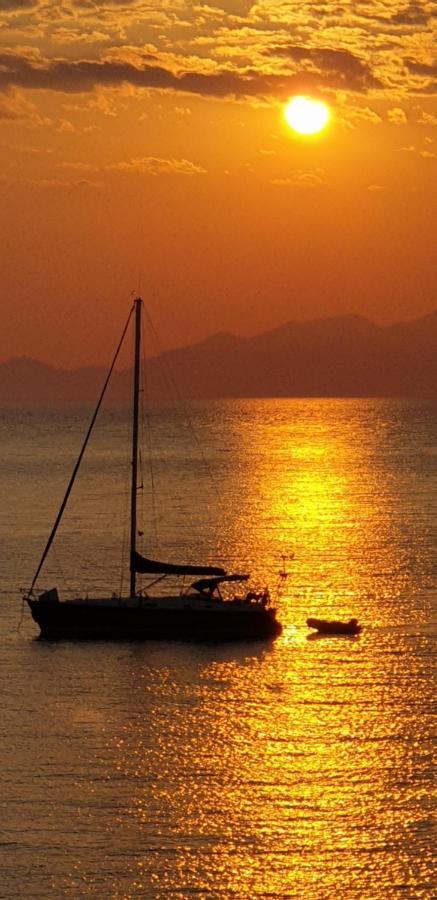 Sunset Holiday House Архангелос Экстерьер фото