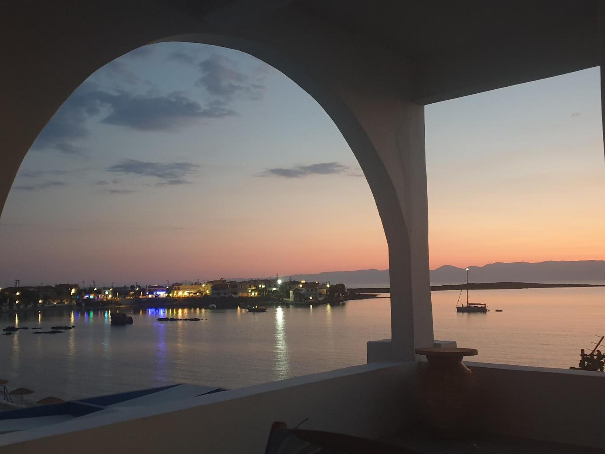 Sunset Holiday House Архангелос Экстерьер фото