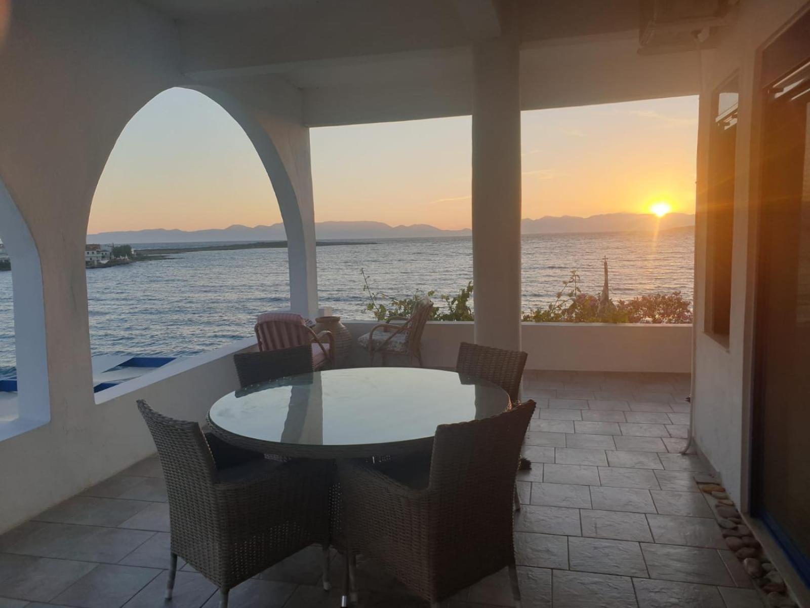Sunset Holiday House Архангелос Экстерьер фото